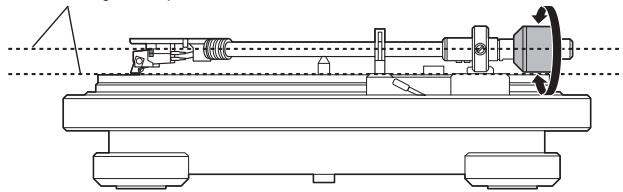 DENON DP450USB - Faites tourner le contrepoids de façon à ce que le bras de lecture flotte parallèlement à la platine. - 1
