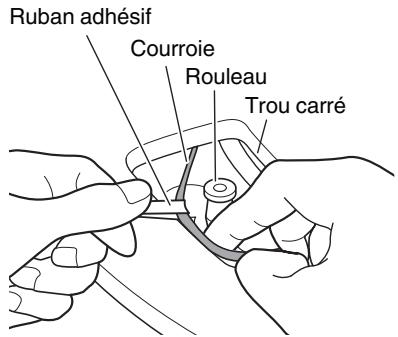 DENON DP450USB - Retirez le ruban adhésif et accrochez la courroie au rouleau. - 1