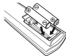 DENON D-M38 - Insertion des piles - 2
