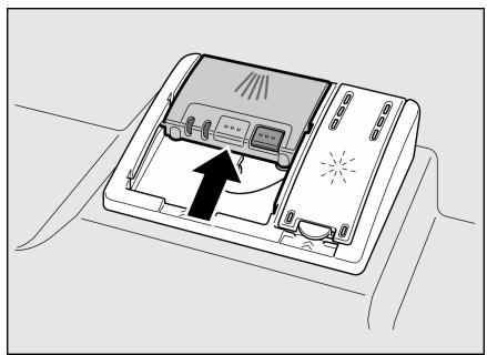 GAGGENEAU DF 241-161 - Remplissage du détergent - 1