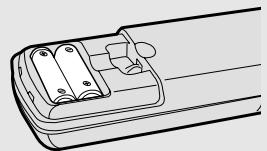 SAMSUNG HTDB 120cobI - Insérez les piles de la télécommande - 2