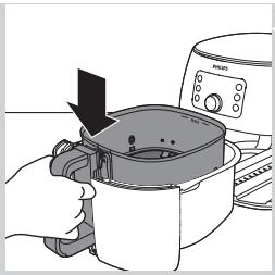 PHILIPS HD9867/90 - Placing the removable mesh bottom and fat reducer - 5