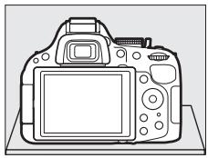 NIKON 05200 KIT 18-55VRIT + 55 - Poser l'appareil photo sur sa base. - 1