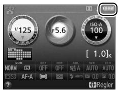 NIKON 05200 KIT 18-55VRIT + 55 - Vérifier le niveau de charge de l'accumulateur. - 1