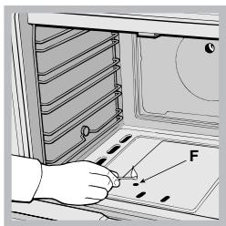 INDESIT ISSGOPMWFR - Utilisation du four - 1