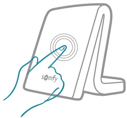 SOMFY BOX MAISON TAHOMA - D'un simple mouvement de doigt, vos équipements s'activent simultanément. - 2