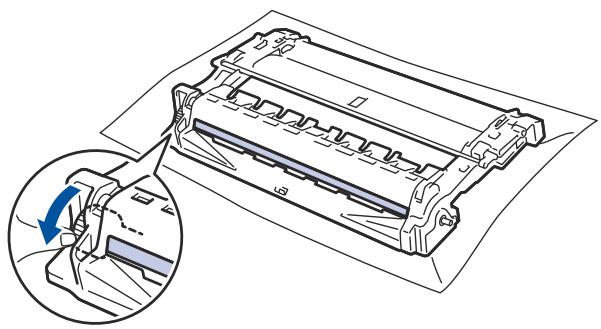 BROTHER MFC-L2710DW - Nettoyer l'unité tambour à l'aide de l'impression des points du tambour - 7
