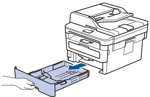 BROTHER MFC-L2710DW - Charger du papier dans le bac à papier - 1