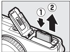 NIKON 1J3WH+10-30+30-110 - Retrait des accumulateurs et des cartes mémoire - 2