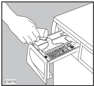 FAURE LFV860 - Chargement du linge - 2
