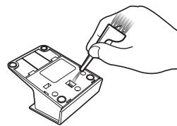 PANASONIC DGP82 - Nettoyage du socle de recharge - 2