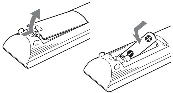 SONY HT-CT260H - Insertion d'une pile dans la télécommande - 1