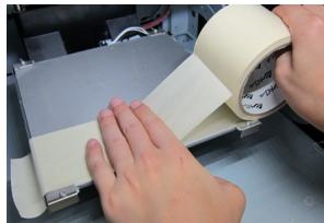 X¥Z PRINTING DA VINCi 1.0 PRO - Collez la bande du plateau sur le plateau d'impression avant d'imprimer - 1
