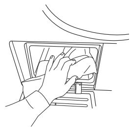 INDESIT IND80110 - NETTOYAGE DU FILTRE INFÉRIEUR - 6