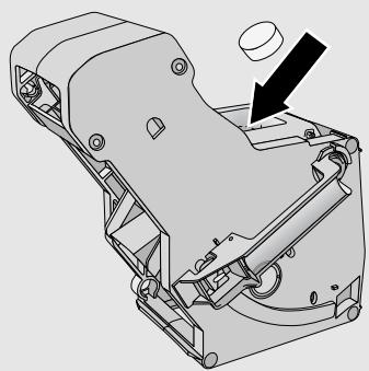 MIELE CM5310NR - Introduire des pastilles de nettoyage dans l'unité de percolation - 1
