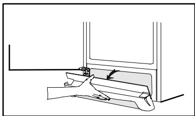 ARTHUR MARTIN AUF1904 - Retrait de la grille de ventilation - 1