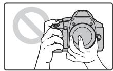 FUJI S-X1 - Comment tenir l'appareil photo - 2