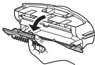 SAMSUNG SR8732 - Videz le réservoir de poussière avant de le nettoyer. - 4