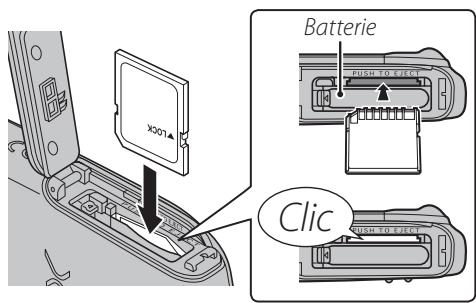 FUJIFILM XP15+SD2GO - Insérez la carte mémoire. - 1