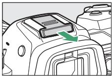 NIKON Z6II+24-70MM - Fixation et retrait du volet de la griffe flash - 2