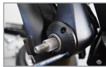 DUALTRON Thunder - Remplacement du caoutchouc (5ème étape) : Remplacer la cartouche (Régler la hauteur en fonction du poids) - 1