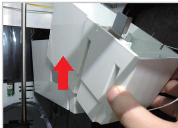 XYZ PRINTING DA VINCI 1.0c - Videz le bac d'é goutage - 5
