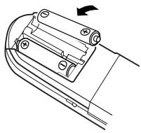 DENON S-101 - Insertion des piles - 2