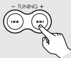 DENON S-101 - Appuyez sur la touche + ou - l'unité principale peut, ou TUNING + ou - la télécommande pour selectionner le numéro de préréglage. - 2