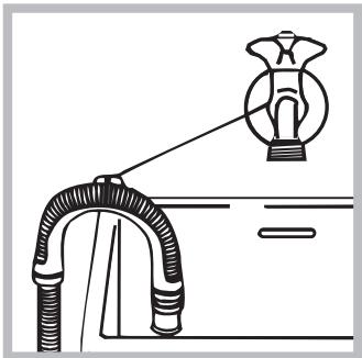 HOTPOINT WMG942 - Raccordement du tuyau de vidange - 2