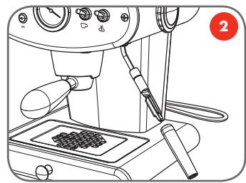 ILLY X1 IPSO ROUGE 6580 - préparation de l'eau chaude - 2