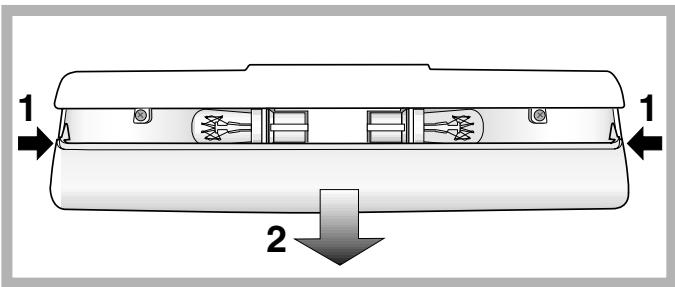 ARISTON MBM 1811 F - Remplacement de l'ampoule déclairage - 1
