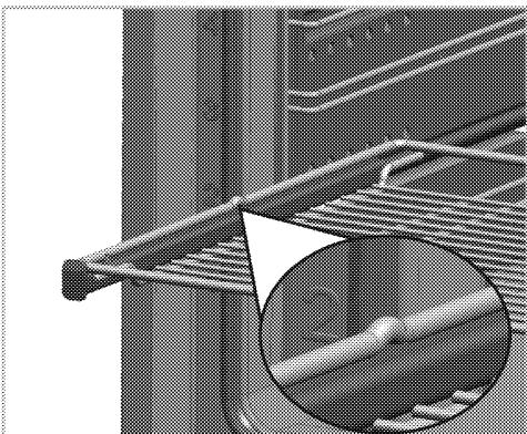 LEISURE CK100F324XK - Placer correctement l'étagère métallique et la plaque sur les châssis téléscopiques - 2