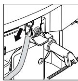 BEKO CEG7425B - Nettoyer la buse de moussage du mousseur à lait - 2