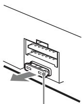 SONY CDXGT440E - Sostituzione del fusibile - 1