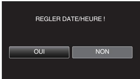 VC GZ-E205WEU - Ouvrez l'écran LCD. - 2