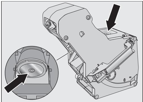 MIELE CM6560NR - Nettoyer l'unité de percolation et l'intérieur - 2