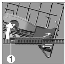 GAGGENEAU DF 460-161 FULL - Déposition du panier supérieur - 1