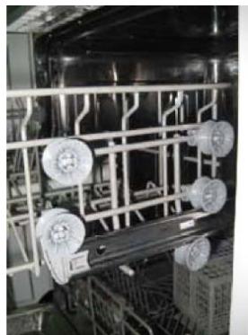 PROLINE DWIP 49 WH - Repli des portes-assiettes du panier du bas - 3