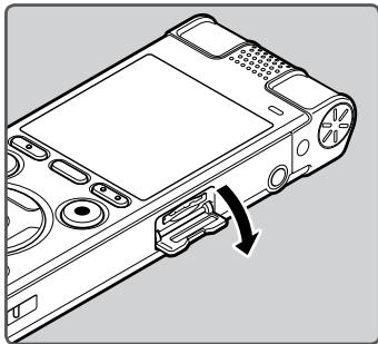 OLYMPUS DM-670 - Insertion d'une carte microSD - 1