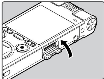 OLYMPUS DM-670 - Insertion d'une carte microSD - 3