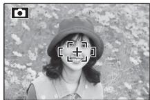 FUJIFILM S2500 - Positionnez le sujet dans le cadre de mise au point. - 2