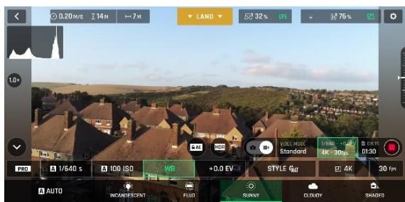 PARROT ANAFI - Touchez le cartouche WB pour acceder aux différentes balances des blancs disponibles. - 4