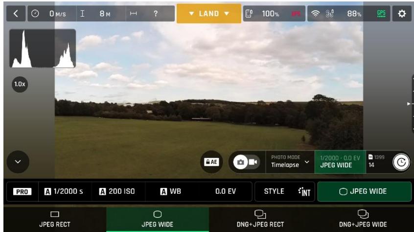 PARROT ANAFI - Les principales options photo sont accessibles sur le HUD de FreeFlight 6. - 1