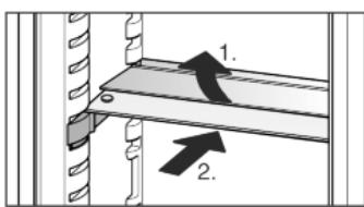 LIEBHERR SBS 66i24239490 - Utiliser la tablette de rangement composée de deux parties - 1