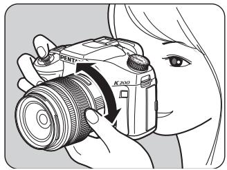 PENTAX K200D+18-55+50-200 - Regardez le sujet dans le viseur. - 1