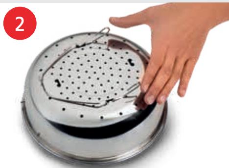 MOULINEX CE88E3 - Comment installer le panier vapeur ? - 2