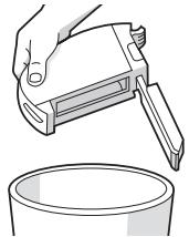 IROBOT J517840 - Svuotamento del contentitore dello sporco - 2