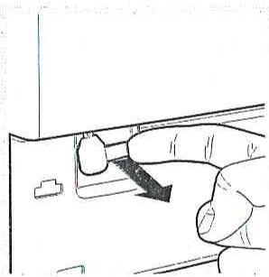 ARISTON AQGF 149 S - Ouverture manuelle de la portehublot - 3