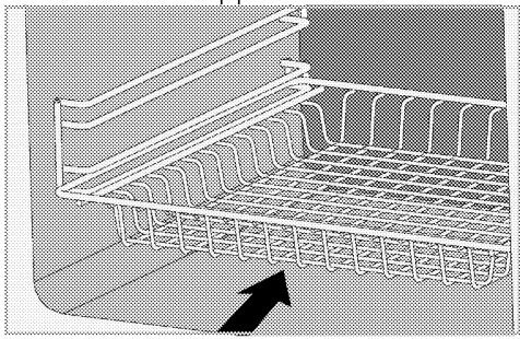 DARTY UVC5033TA - Emplacement du panier de désinfection sur les gradins - 3