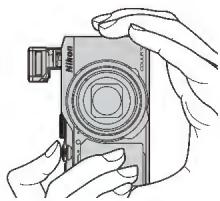 NIKON COOLPIX A90NN - Tenez l'appareil photo fermement. - 2